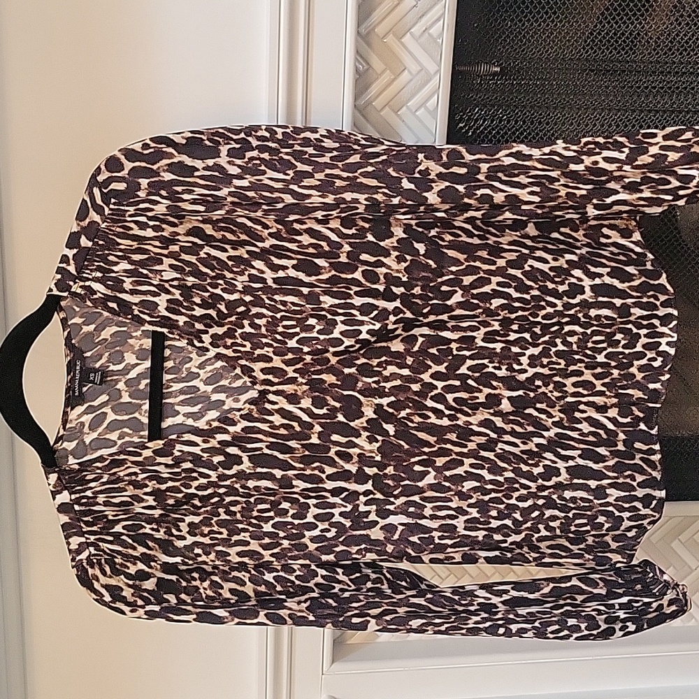 Banana republic xs animal print long sleeve top